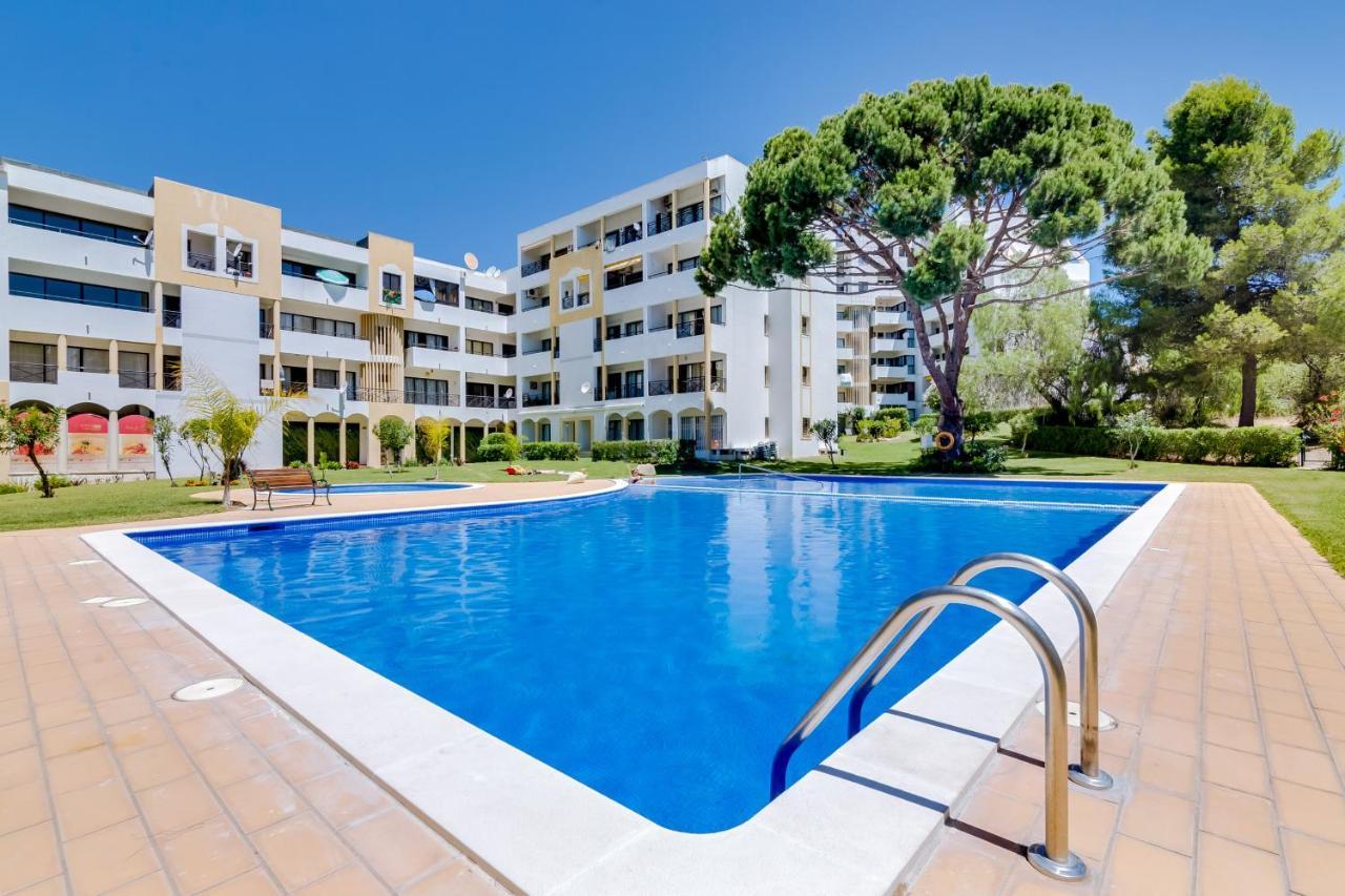 Topazio - Pool & Near The Center By Hd Properties Vilamoura Bagian luar foto